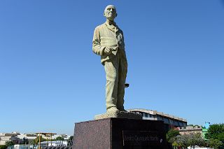 04 Statue Of Benito Quinquela Martin An Argentine Painter Born in La Boca Buenos Aires.jpg